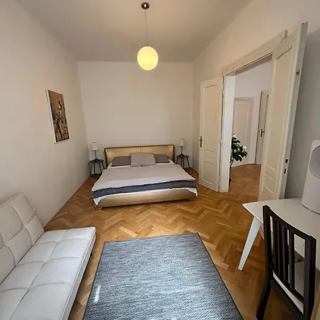 Riegrovy Sady Апартаменты *